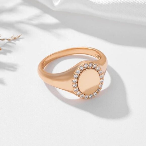 NWT Oval Signet Ring Sz. 8 14K Rose Gold Plated Cubic Zirconia Academia - Picture 2 of 8